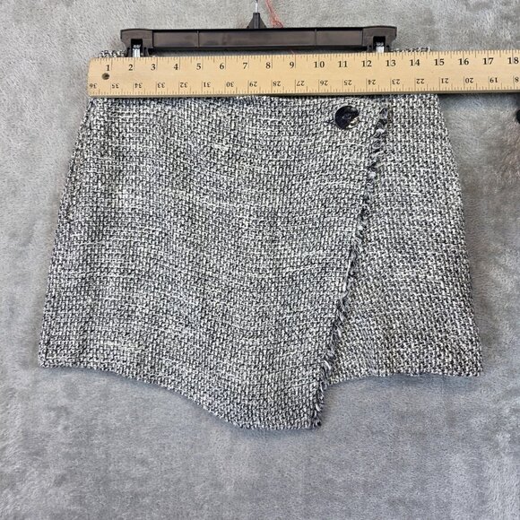Zara Skort Womens Medium Gray Tweed Wrap Front Shorts Mini Skirt Pockets Lined - Picture 2 of 9